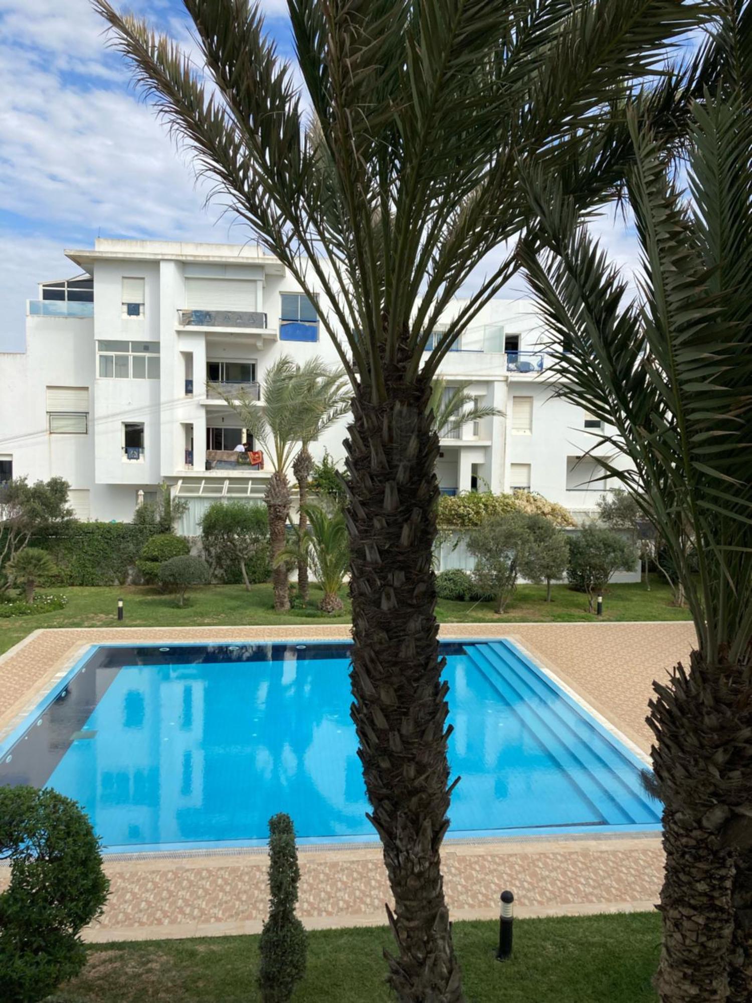 08 Vue Piscine Avec Parking